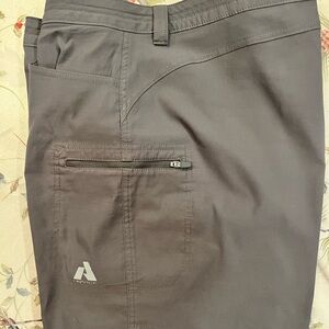 Eddie Bauer Women's Pro Guide Shorts- Size 16